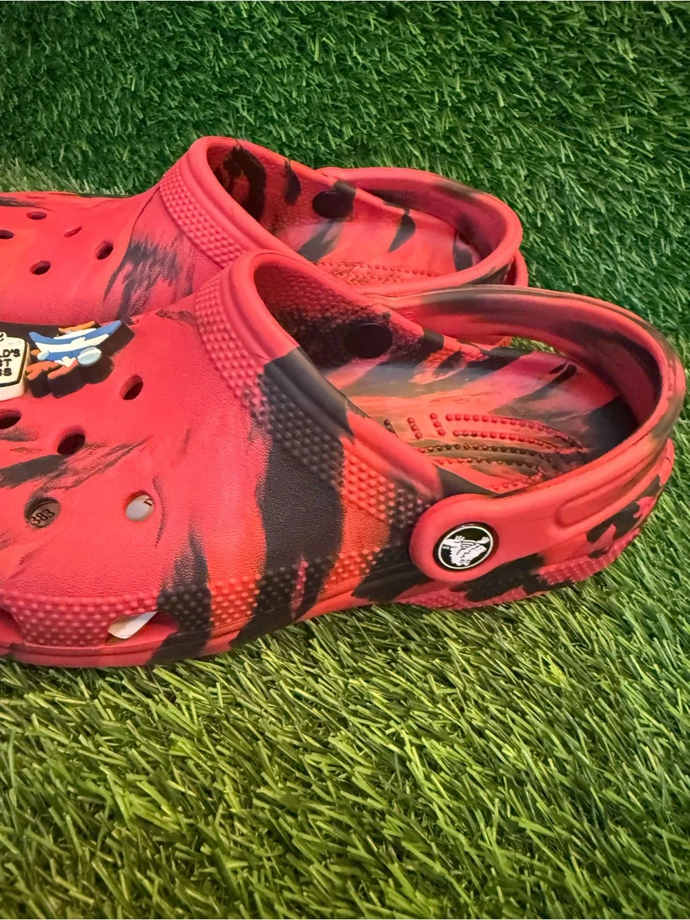 Crocs unisex black- Red marbling Clog Shoes men 4. W 6.0
